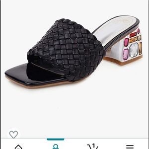 Brand new never worn 9 1/2 to 10 ladies shoe